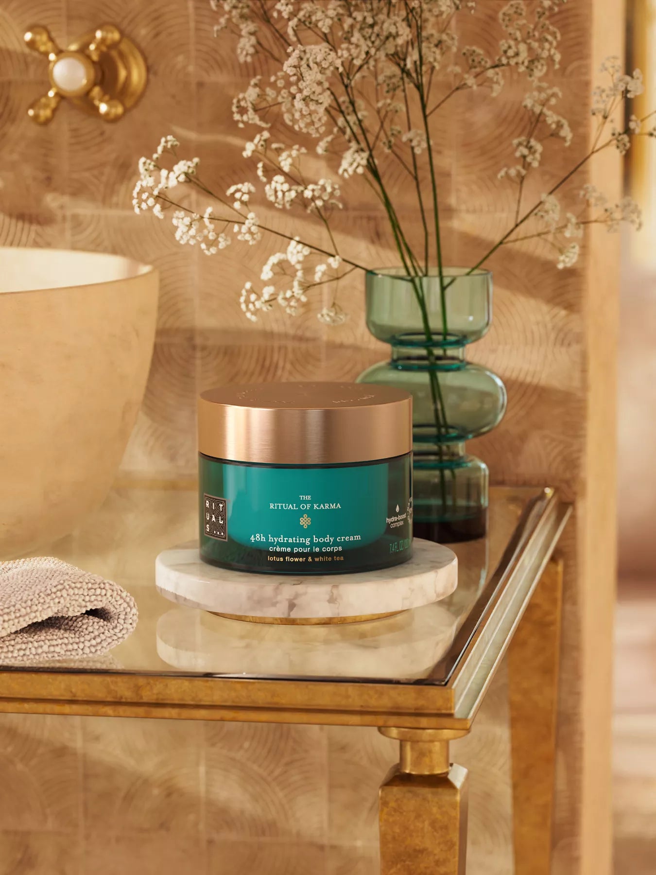 THE RITUAL OF KARMA
crème pour le corps, 220 ml