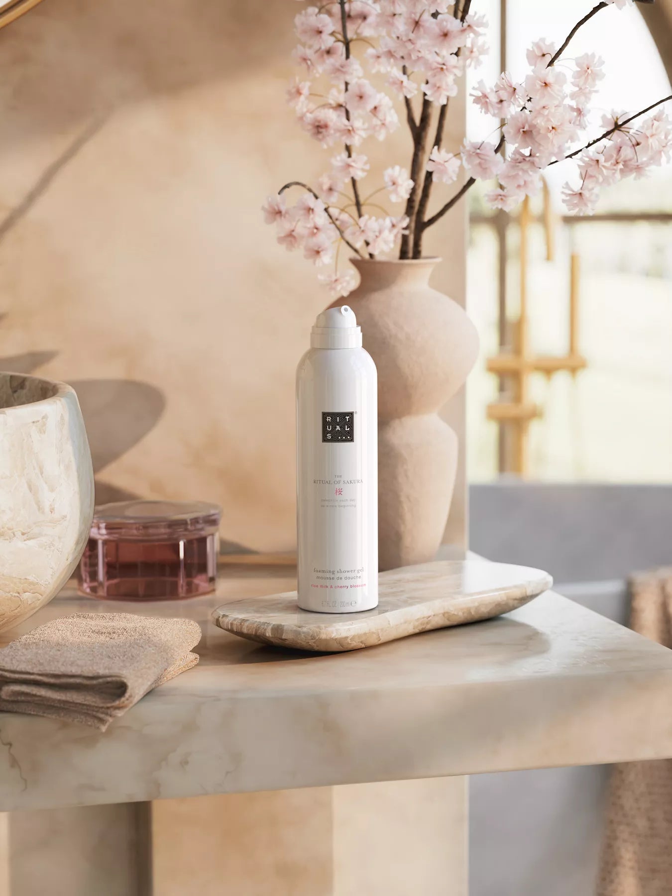 THE RITUAL OF SAKURA
mousse de douche, 200 ml
